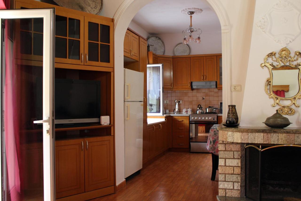Babacari Apartment Gjirokaster Bagian luar foto